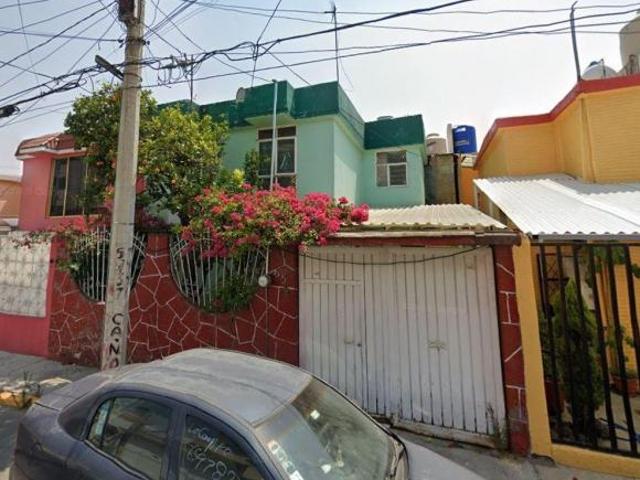 Casa de 78 m² terreno con 3 recámaras en venta en Gustavo A. Madero