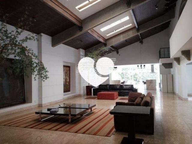 Casa de 708m² a venda no Água Verde
