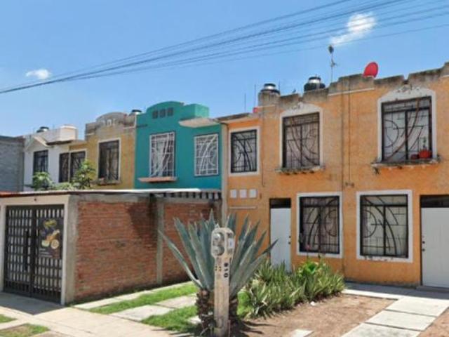 Casa de 80 m² con 2 recámaras en venta en Praderas del Bosque