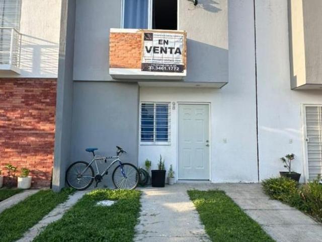 Casa de 80 m² con 3 recámaras en venta en Parques de Tesistán
