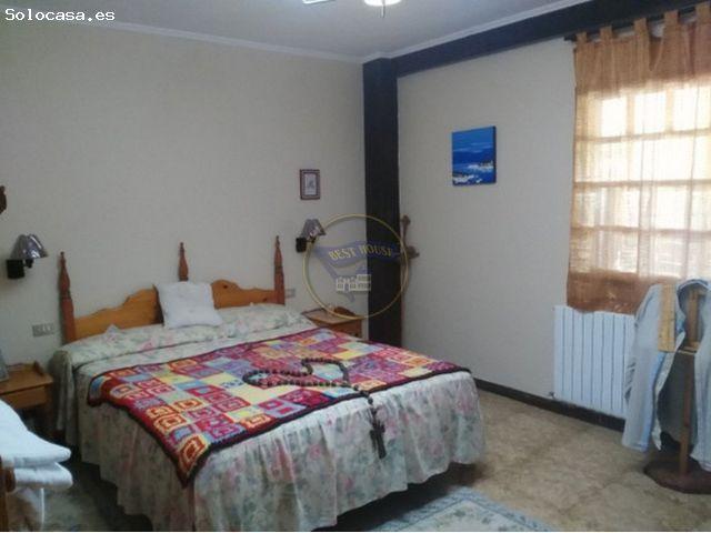 CASA DE 8 DORMITORIOS CON FINCA EN EL ENTORNO DE SAN COSME