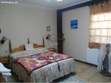 CASA DE 8 DORMITORIOS CON FINCA EN EL ENTORNO DE SAN COSME