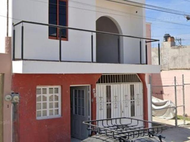 Casa de 96 m2 con 3 recámaras en venta en Fraccionamiento Jacarandas
