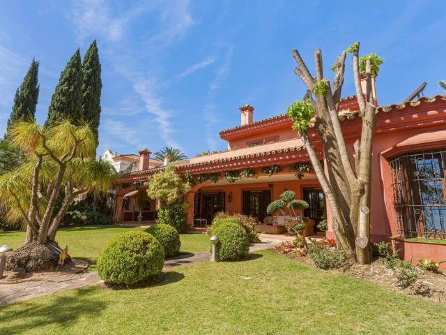 Casa de 995 m2 en venta Guadalmina, Andalucía