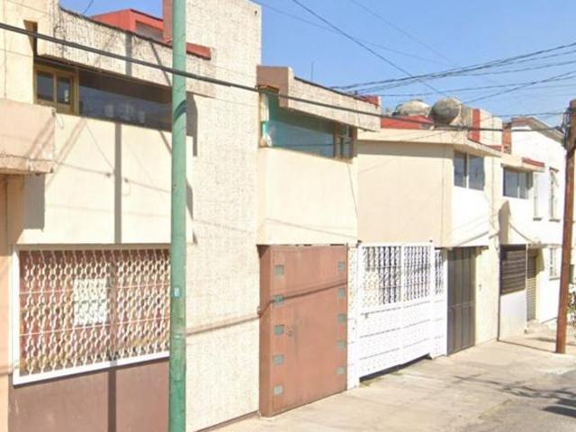Casa de 90 m² con 3 recámaras en venta en Sector Popular
