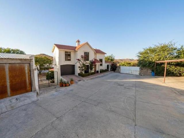 Casa de 915 m2 con 4 recámaras en venta en Del Parque