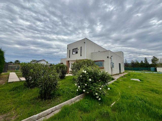 casa dentro de condominio en arriendo