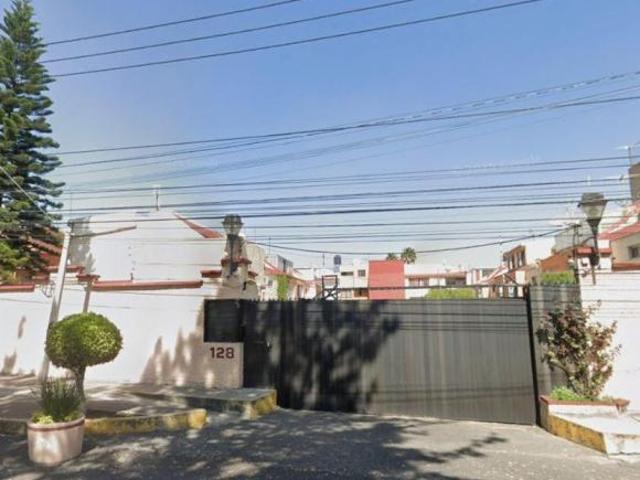 Casa dentro de Condominio en Venta en Calzada de las bombas, Ex Hacienda Coapa Coyoacan