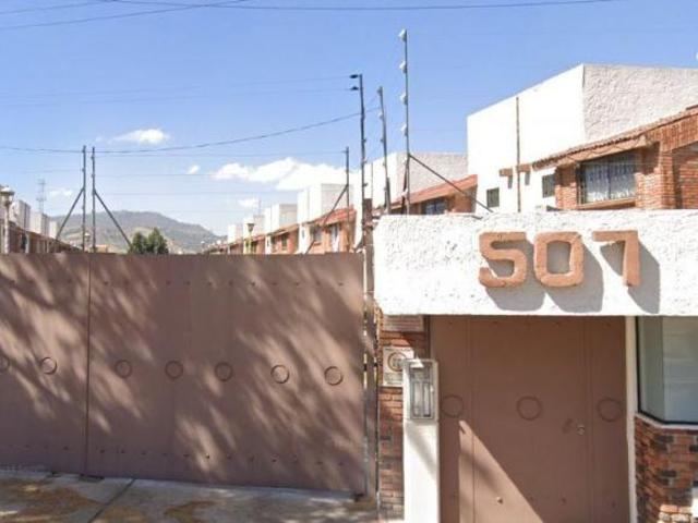 Casa dentro de Condominio en Venta en Colonia las Torres, Toluca. AD