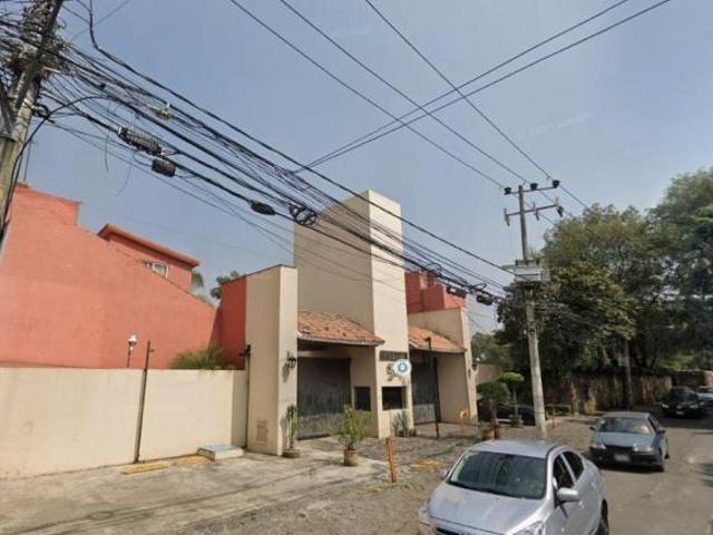 Casa dentro de Condominio en Venta en Valle de Tepepan, Tlalpan. AD