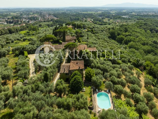 Casa d'epoca a breve distanza da Vinci con ampio giardino e. 600m² Lamporecchio