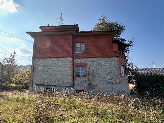Casa d'epoca comodissima al paese 2300m² Prasco