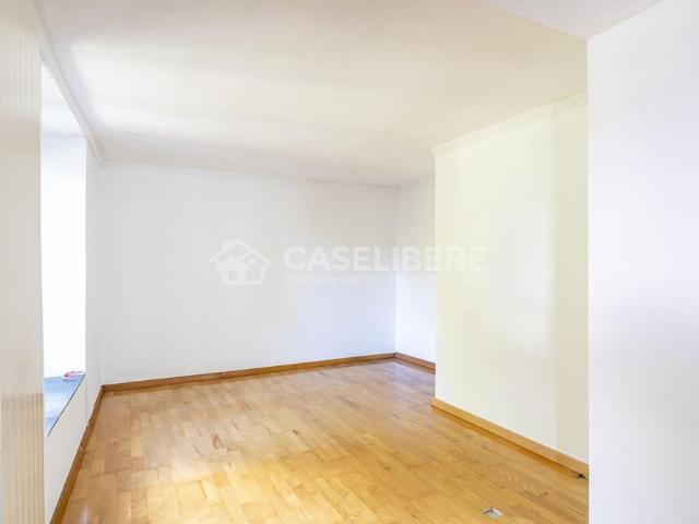 CASA DI NUCLEO CON GIARDINO A BRÈ