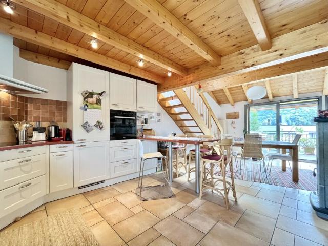 CASA DI NUCLEO RISTRUTTURATA CON GIARDINO A MONTE CARASSO