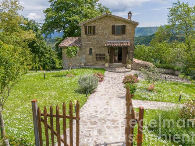 Casa di campagna con dependance vicino a Pietralunga in Umbr. 227m² Pietralunga