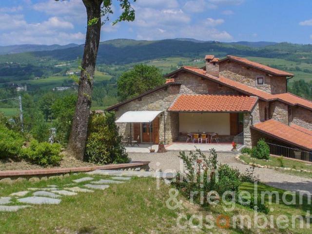 Casa di campagna con piscina nei pressi di Poppi, nel Casent. 310m² Poppi