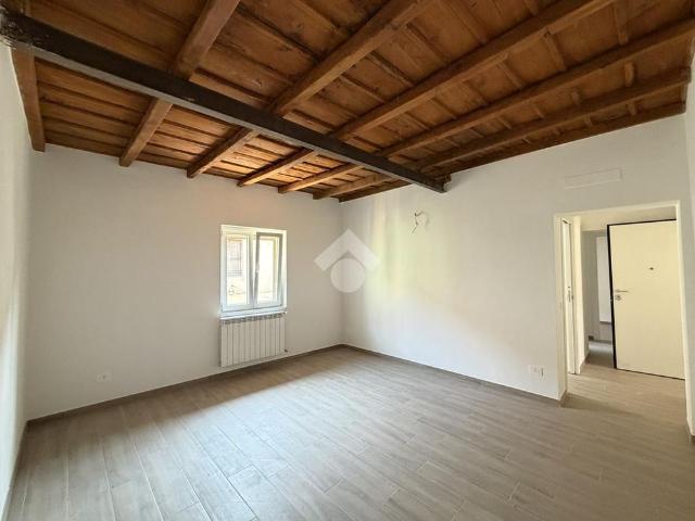 Casa di corte in affitto