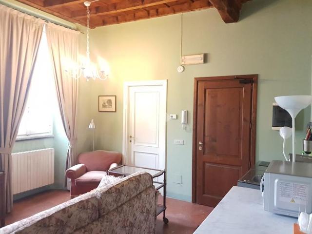 Casa di corte in affitto