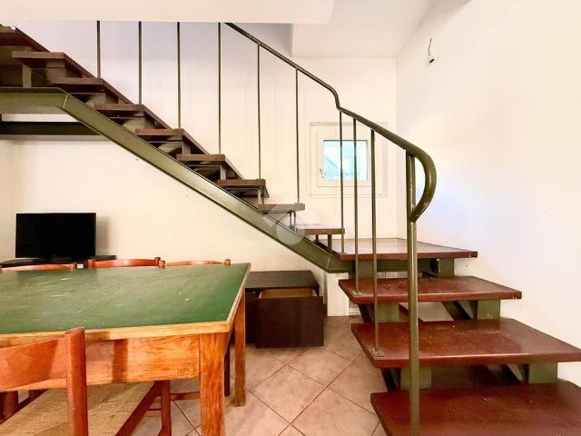 Casa di corte in affitto