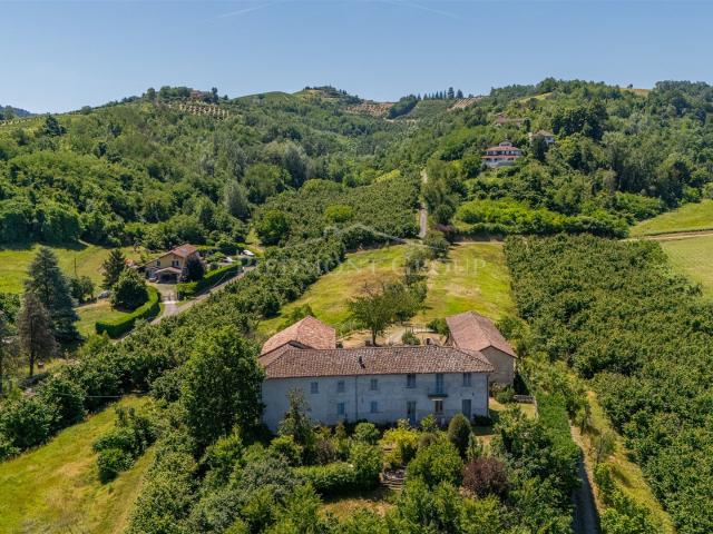 Casa di corte 252m² Calamandrana