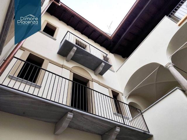 Casa di lusso di 268 mq in vendita Via Beverora, Piacenza, Emilia Romagna