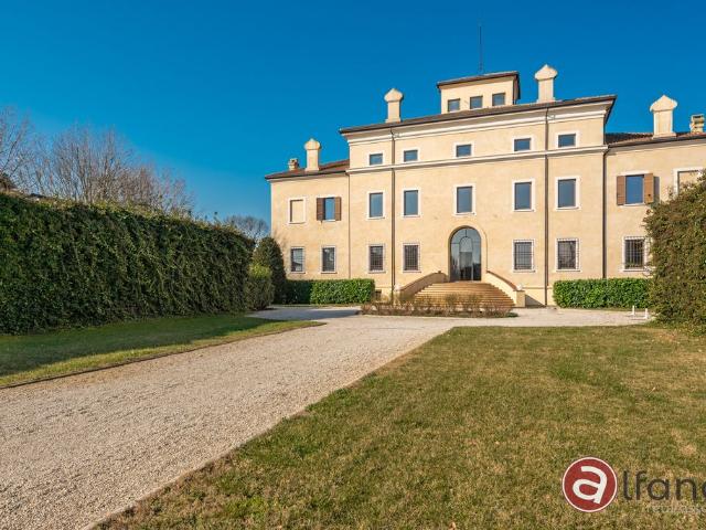 Casa di lusso di 4700 mq in vendita Via Lisiadre Pedroni 9, Gonzaga, Mantova, Lombardia