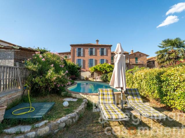 Casa di paese con garage, giardino, piscina e splendida vist. 154m² Marsciano