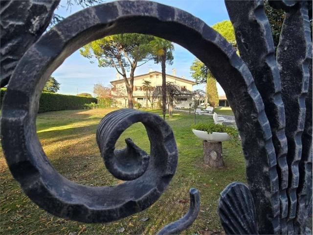 Casa di prestigio di 500 mq in vendita VIA ANNA FRANK, Jesolo, Veneto
