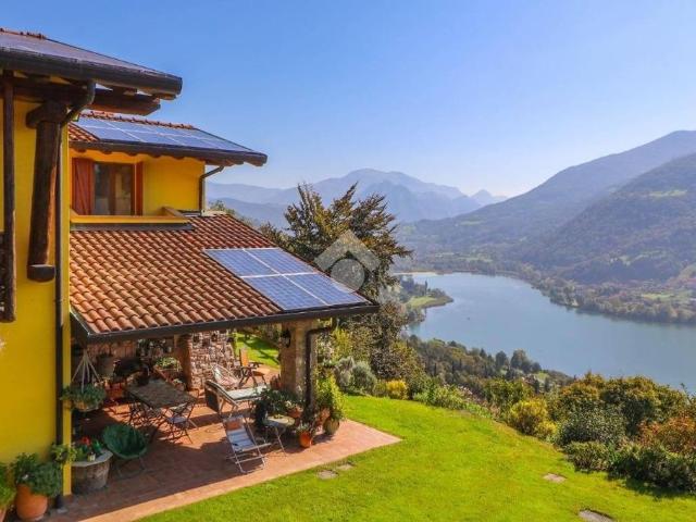 Casa di prestigio di 380 mq in vendita Via Panoramica, 100, Ranzanico, Bergamo, Lombardia