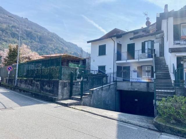 Casa di 145 mq in vendita Frazione Bonzeno, Bellano, Lombardia