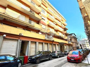 Piazza Alfredo De Marsico - Balcone, Parcheggio auto
