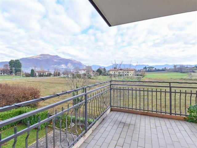 Casa di 160 mq a Rogeno