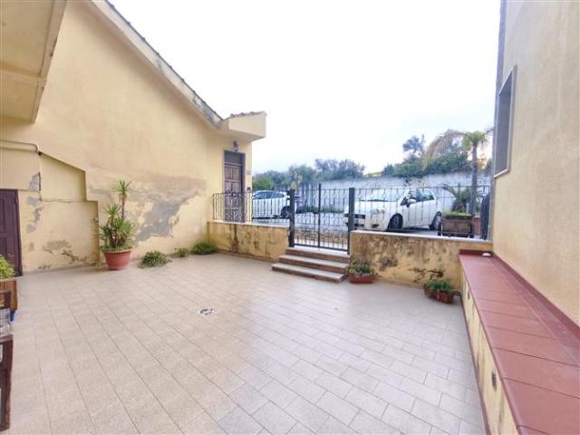 Casa di 160 mq a Villagrazia, Olio di Lino Palermo