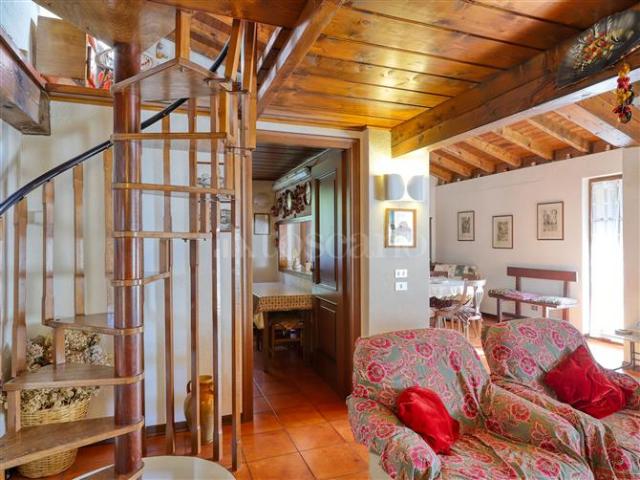 Casa di 175 mq a Valganna
