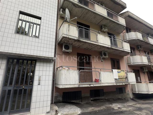 Casa di 100 mq a Centro Aci Catena