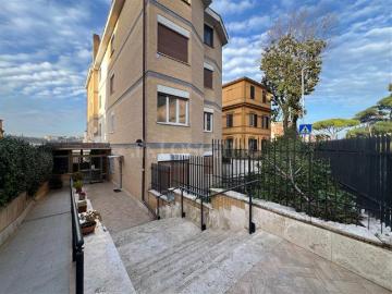 Casa in vendita a Via dell'Unione Guidonia Montecelio - Balcone