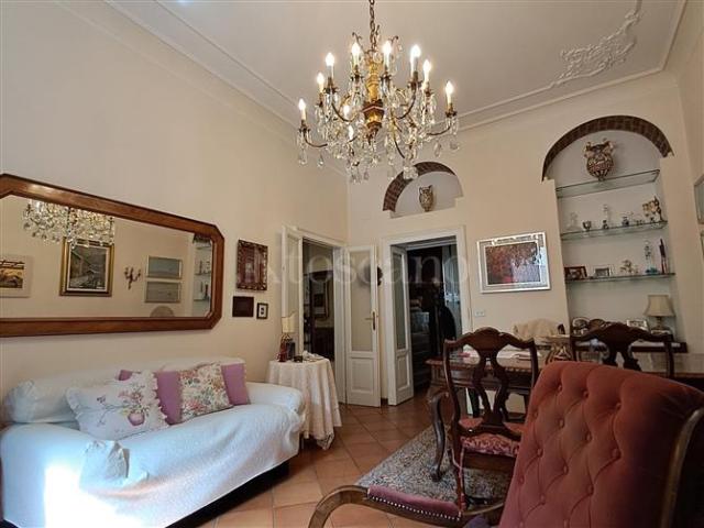 Casa di 100 mq a Solari, Washington Milano