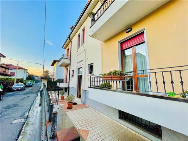 Casa di 106 mq a Urago Mella, Primo Maggio, Sant'Anna, Villaggio Badia Brescia