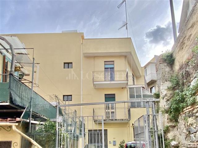 Casa di 110 mq a Villaggio Santo, Camaro, Gazzi Messina
