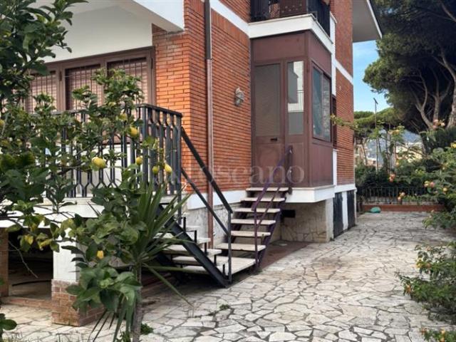 Casa di 120 mq a Lungomare Circe, Via Badino Terracina