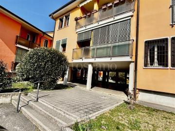 Casa di 124 mq a Urago Mella, Primo Maggio, Sant'Anna, Villaggio Badia Brescia