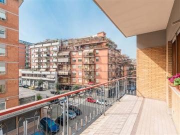 Casa in vendita a Via dell'Unione Guidonia Montecelio - Balcone