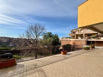 Casa in vendita a Via dell'Unione Guidonia Montecelio - Giardino