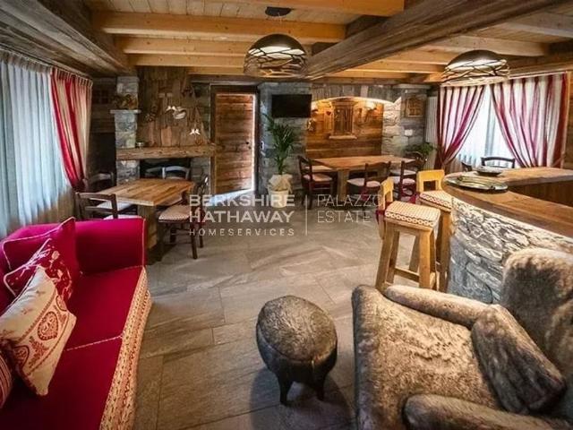 Casa di 250 mq in vendita Valtournenche, Italia