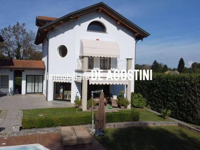 Casa di 280 mq in vendita Nebbiuno, Italia