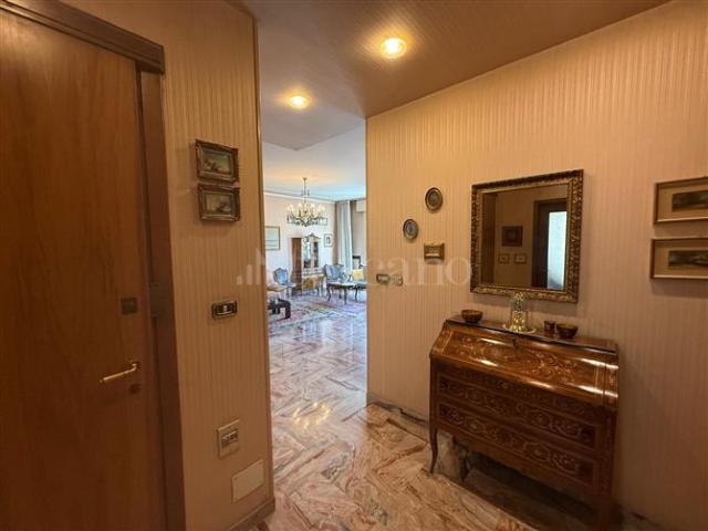 Casa di 221 mq a Centro Modena