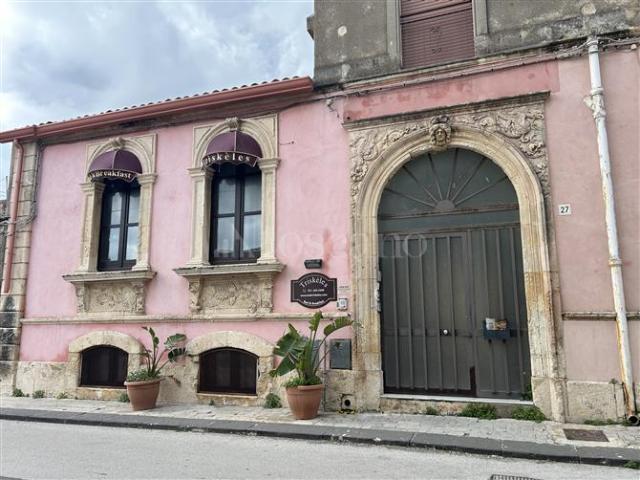 Palazzo di 400 mq a Gelone, Cadorna, Borgata, Santa Lucia Siracusa