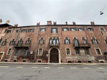 Casa di 400 mq a Centro Verona
