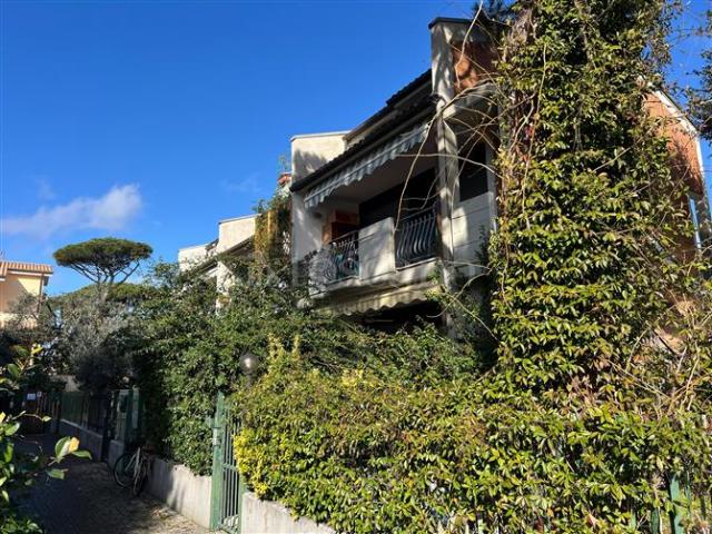 Casa di 50 mq a Fregene, Maccarese, Le Vignole Fiumicino