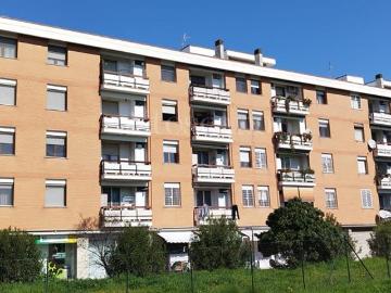 Casa in vendita a Via dell'Unione Guidonia Montecelio - Balcone
